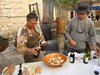 Gérard Voisin et Jacques Gazagnaire font déguster l'alcool